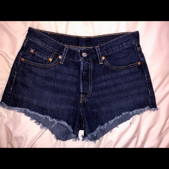 Levi’s 501 button fly shorts size 27 - Picture 3 of 6